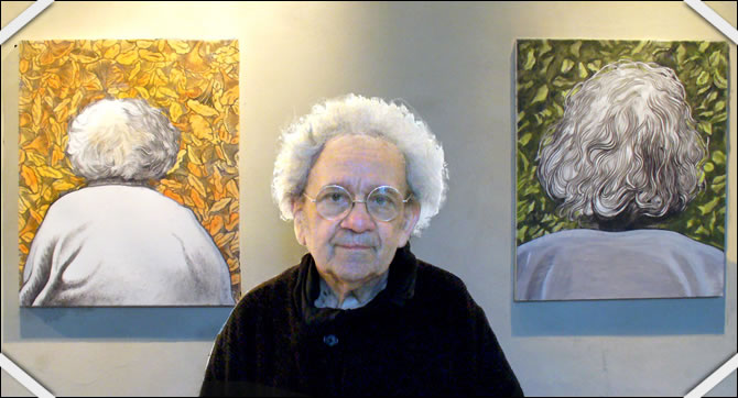 H. Cueco devant deux autoportraits (ph. Carol Valade 2008)
